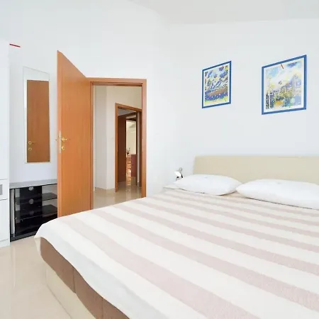 Apartamento Ljuba Voluja